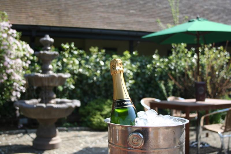 The Coach & Horses Inn Chislehampton Ngoại thất bức ảnh