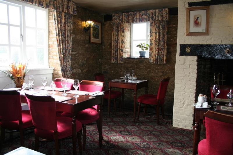 The Coach & Horses Inn Chislehampton Ngoại thất bức ảnh