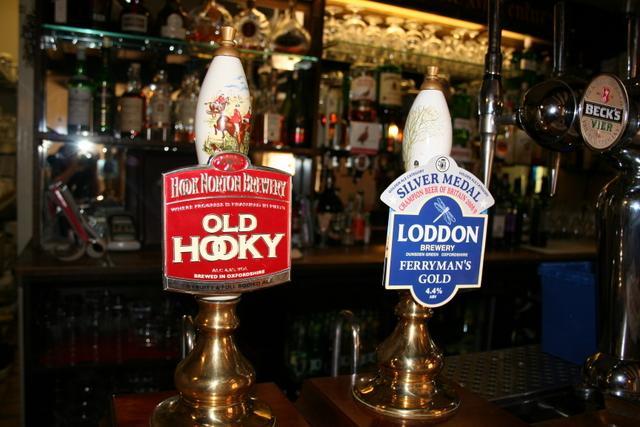 The Coach & Horses Inn Chislehampton Ngoại thất bức ảnh