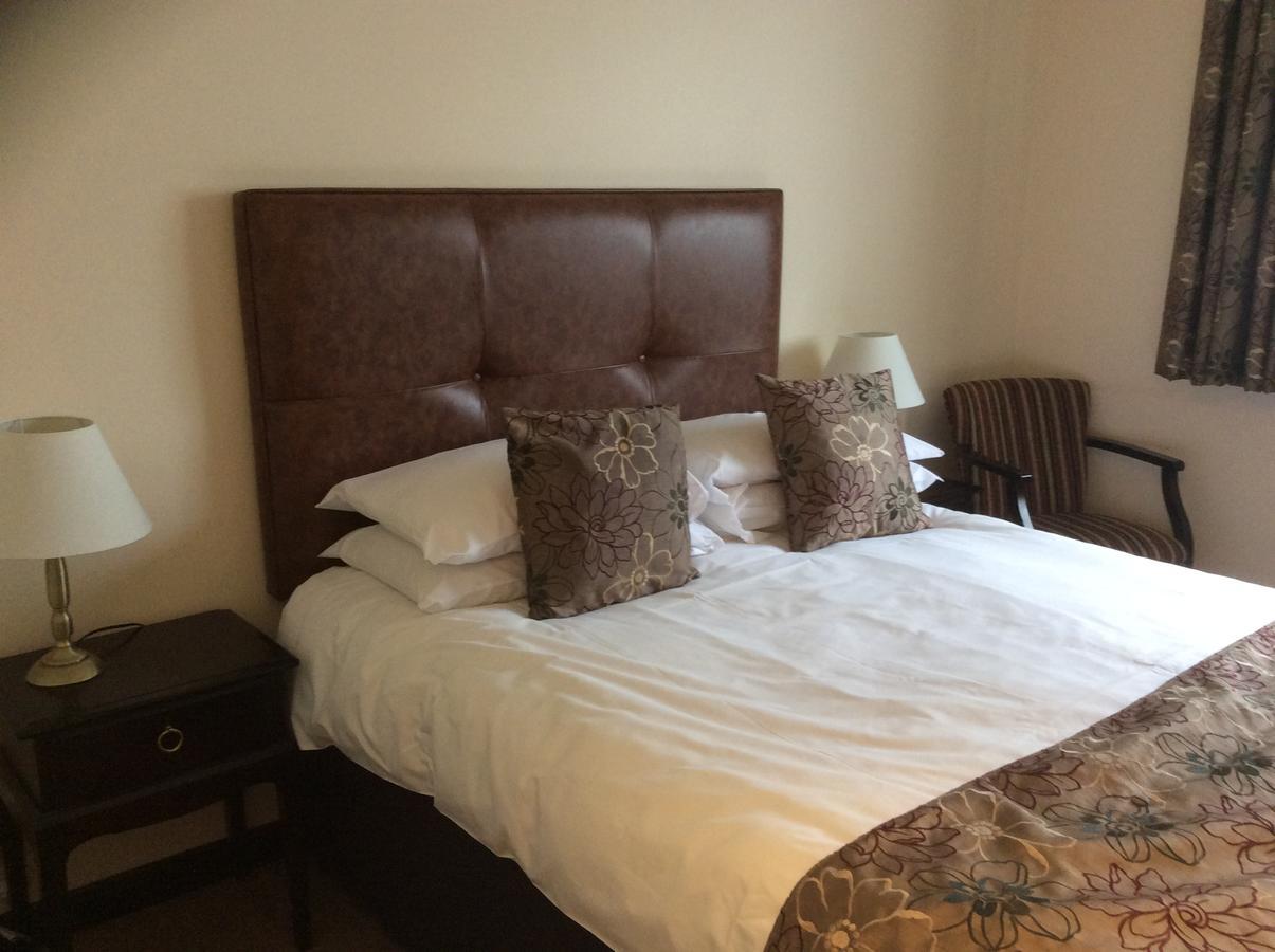 The Coach & Horses Inn Chislehampton Ngoại thất bức ảnh